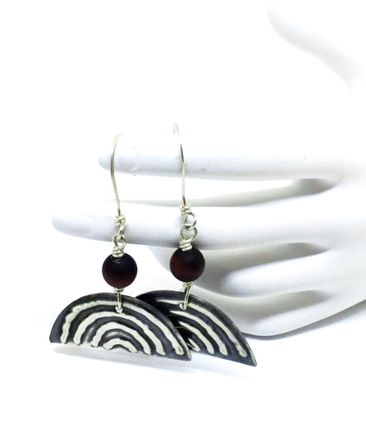 Yulubirrngiin, gunhungurraan “Rainbow” Sterling Silver with Matt Tigers Eye