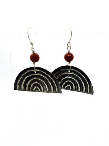 Yulubirrngiin, gunhungurraan “Rainbow” Earring Jasper